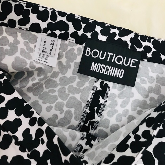 Boutique Moschino Mini Skirt/Shorts - Picture 4 of 6